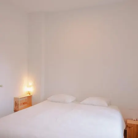 With Seaview Apartman Ostende